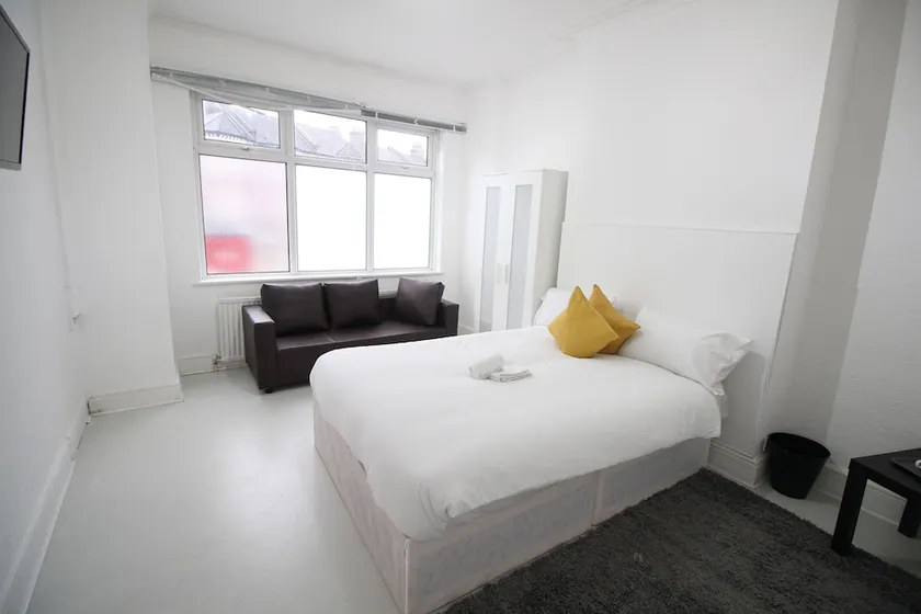 London Suites Croydon - Image 1