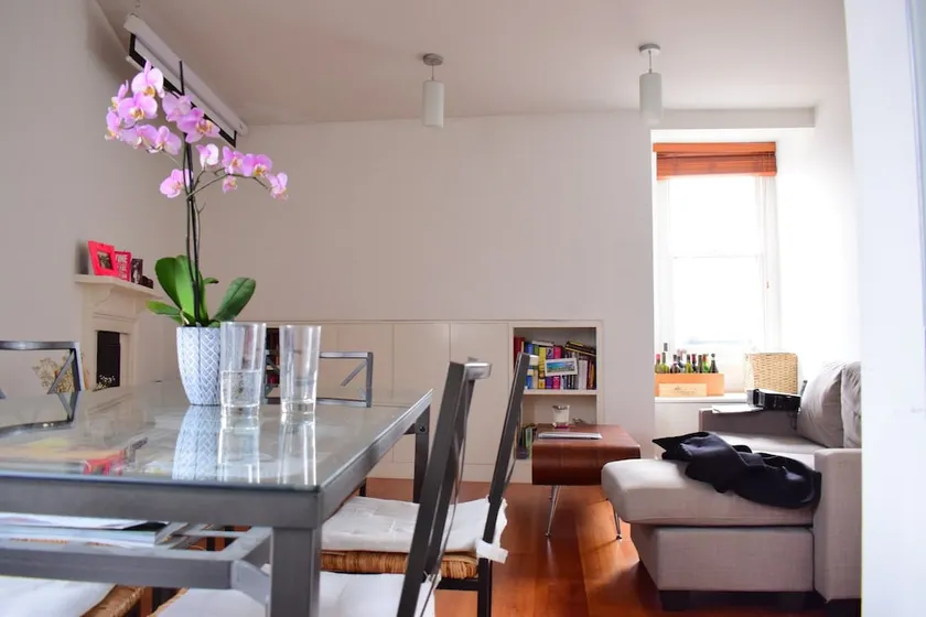 1 Bed Flat With Roof Terrace - Image 1