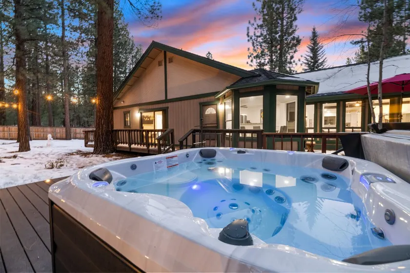 Beary Cozy Retreat - Newly Remodeled With Hot Tub And Game Room In Prime Location! 3 Bedroom Cabin - Image 1