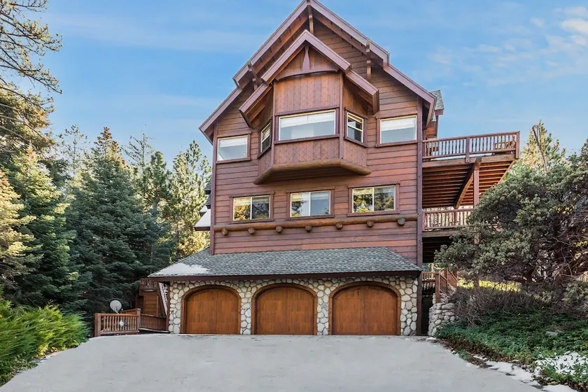 New Listing! Custom Miracle Mountain Lodge W/ Ac 5 Bedroom Home - Image 1