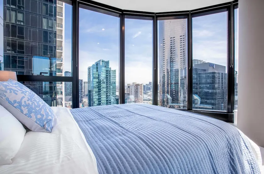 Home in the Sky 58th Floor Apt at Australia 108 - Image 1