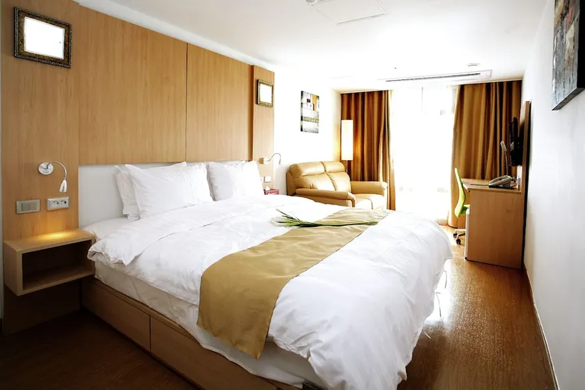 Apple Tree Hotel Gunsan - Image 1