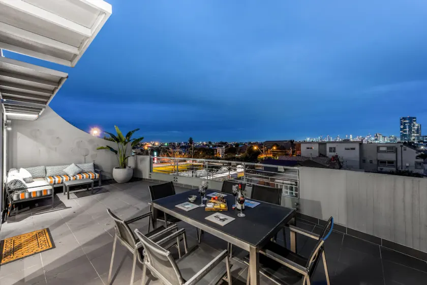 StayCentral - Moonee Ponds Penthouse - Image 1