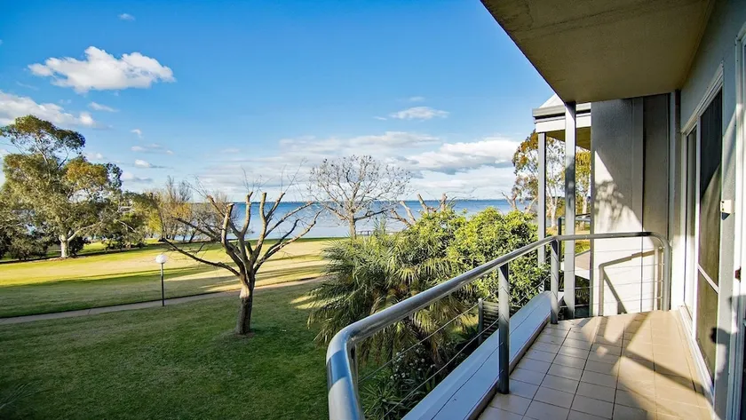 Villa Tarni Townhouse Mulwala - Image 1