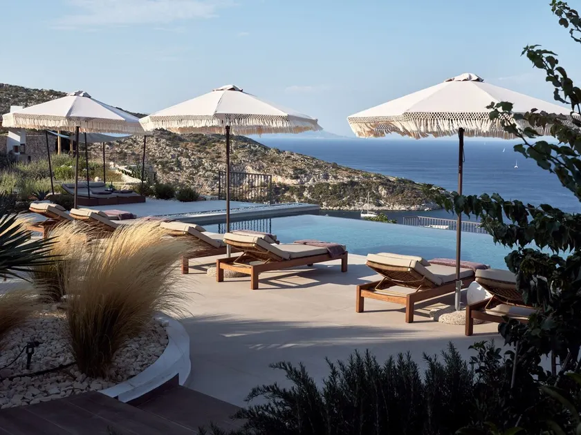 Rebek Luxury Villas & Suites - Image 1
