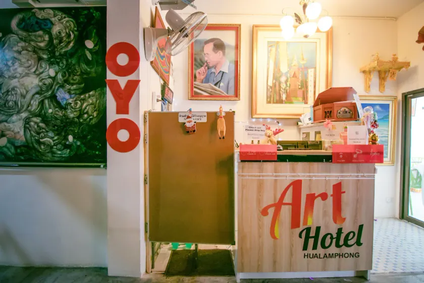 OYO 568 Art Hotel Hua Lamphong - Image 1