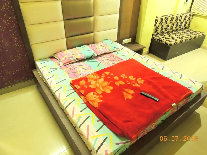 Hotel Mayur Palace - Image 1