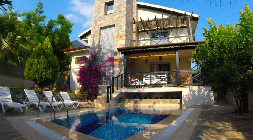 Villa Luna By Villa Safiya - Image 1