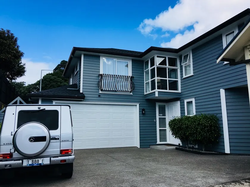 Emily's Holiday House - Image 1
