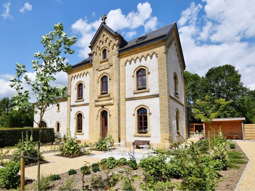 Beautiful Villa With Sauna in Chiny - Image 1