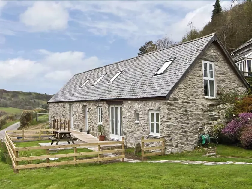 Bronnydd, Tyddyn Ysgubor - Image 1