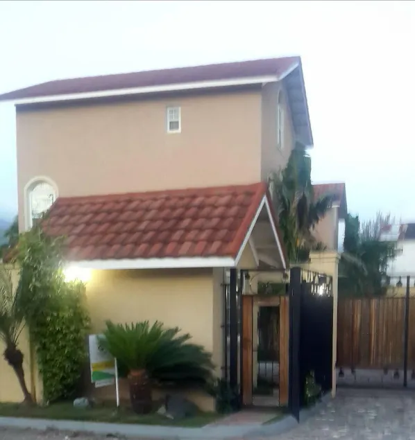Marley Road Executive Guest Apartment - Image 1