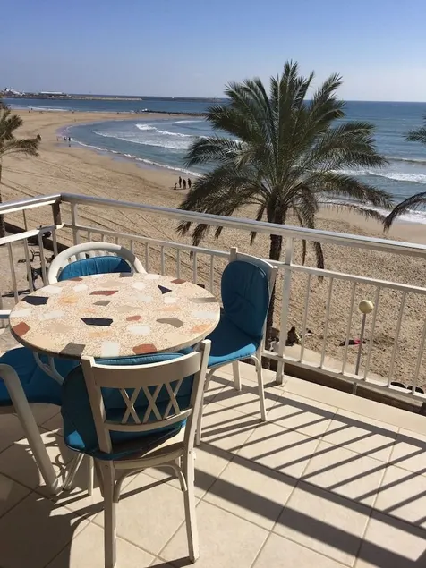 Vilanova Seaside Apartment - Image 1