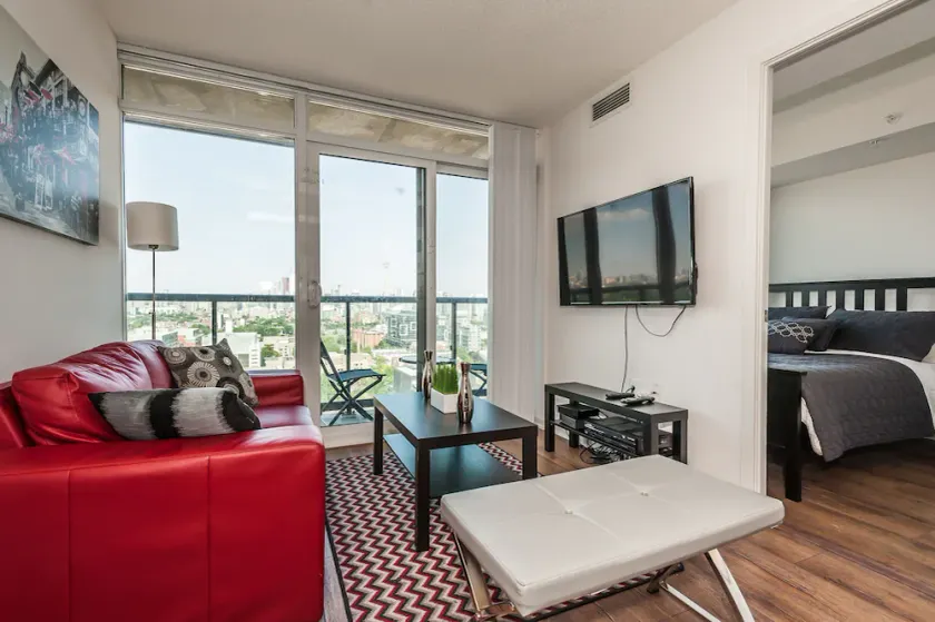 Life Suites Soho 2 Bed - 2 Bath CN Tower View - Image 1