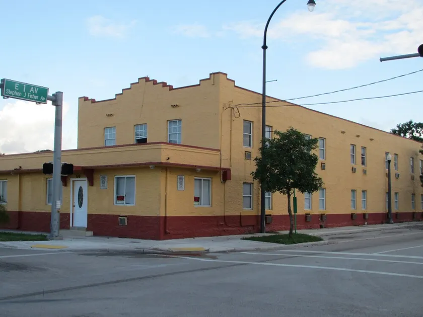 Dixie Hotel - Image 1