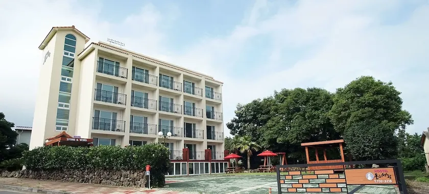 Stone And Wind Resort - Image 1