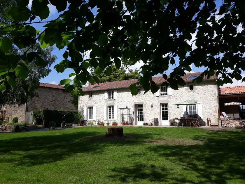 Le Domaine de la Lorien - Image 1