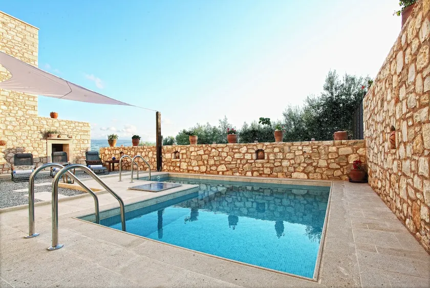 Villa with private pool near the beach - Image 1