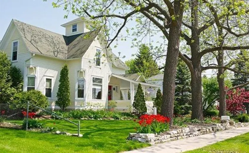 Black Walnut Guest House - Image 1