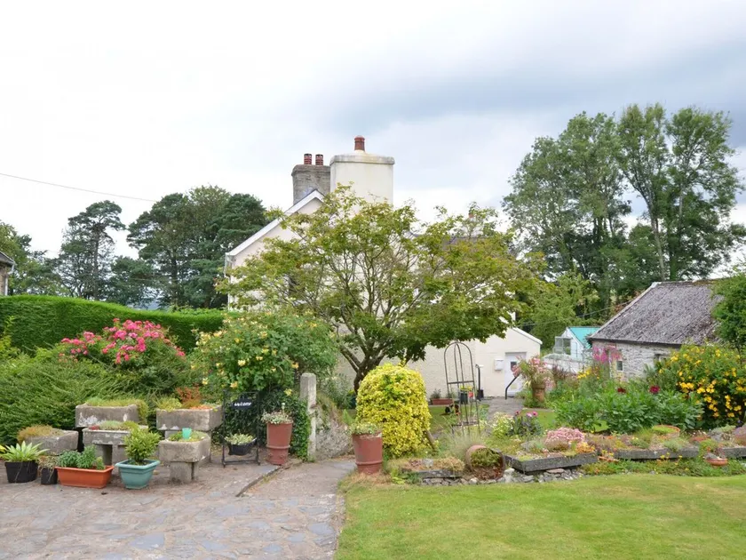 Holiday Home With Floor Heating, Authentic Wooden Beams and a Beautiful Garden - Image 1