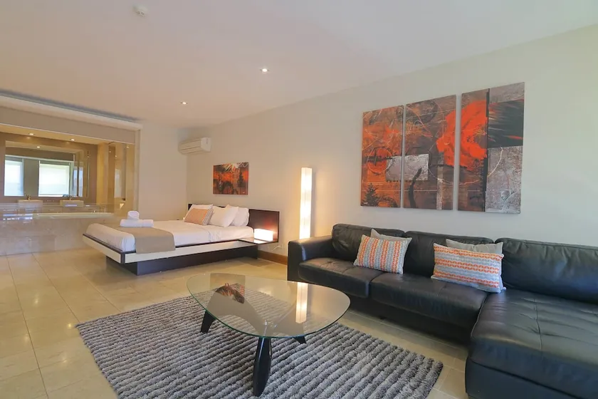 312 King Studio Plus One Bedroom - Image 1
