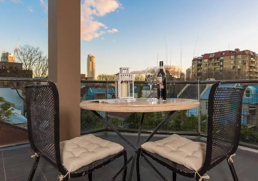 Spacious One Bedder in Sydney’s Hotspot Location - Image 1