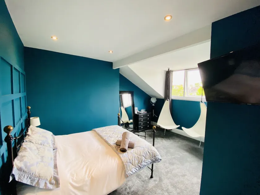 Blenheim Guest House - Image 1