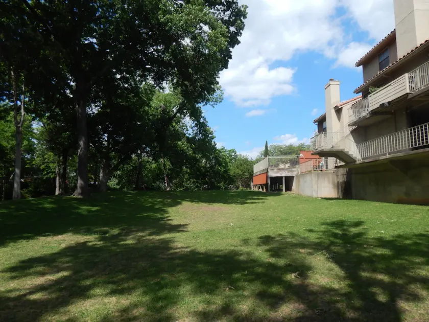Park Side Townhome - Image 1