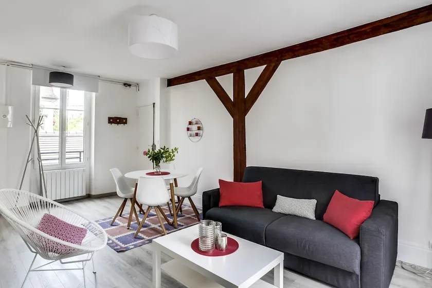 FONTAINEBLEAU SWEET HOME - Image 1