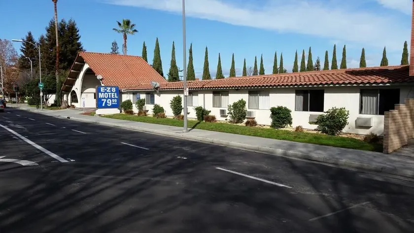 E-Z 8 Motel San Jose I - Image 1