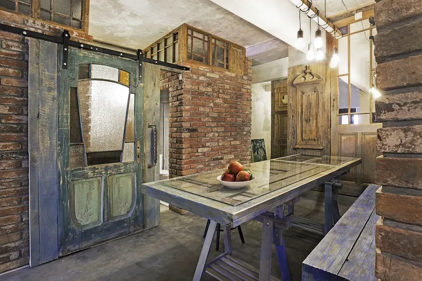 The Doors Apartments - Image 1
