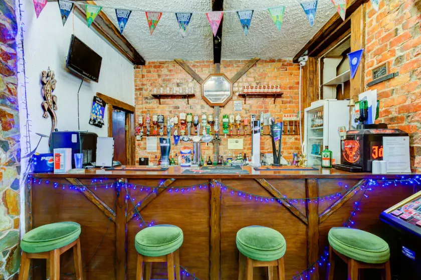 New Osborne Hotel - Image 1
