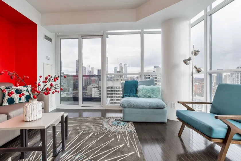 QuickStay - Incredible Downtown Condo (Yonge & College) - Image 1