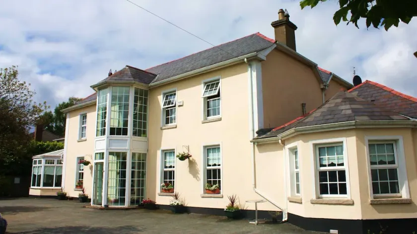 Deerpark Lodge - Image 1