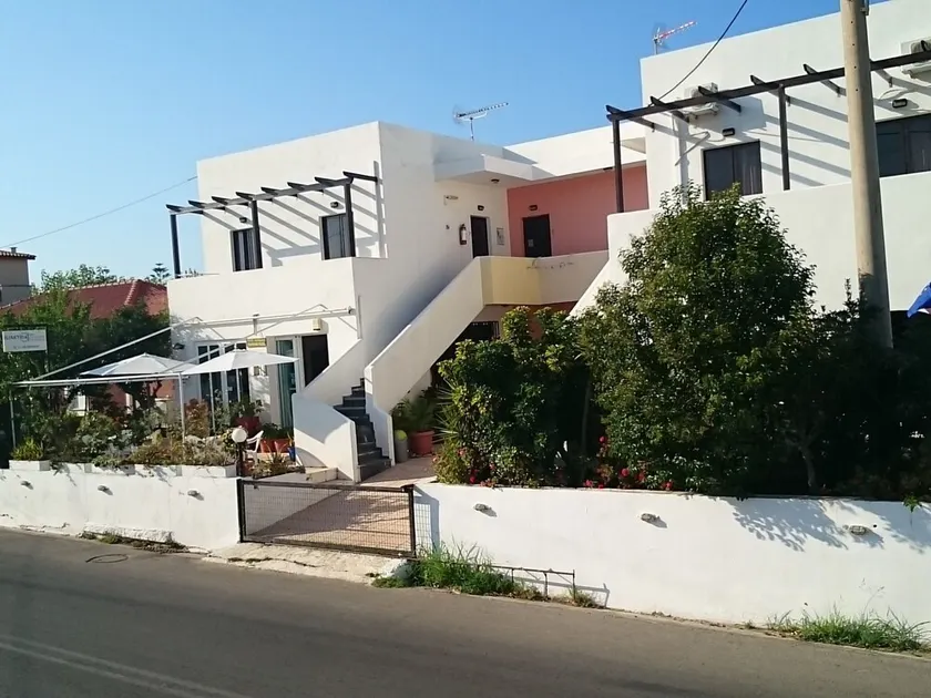 Nice complex with Studio and 1- and 2 bedroom apartments, Rapaniana, near Chania - Image 1
