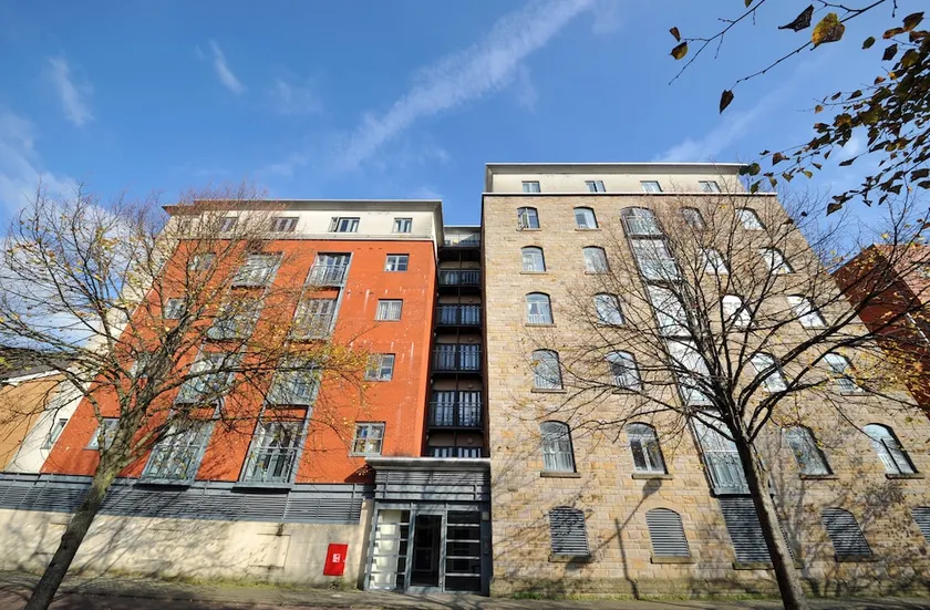 Lloyd George Avenue Apartments - Image 1
