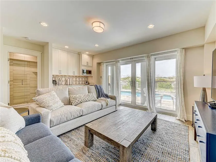 Sunshine State of Mind, 5 Bedrooms, Ocean Front, Private Pool, Sleeps 15 - Image 1