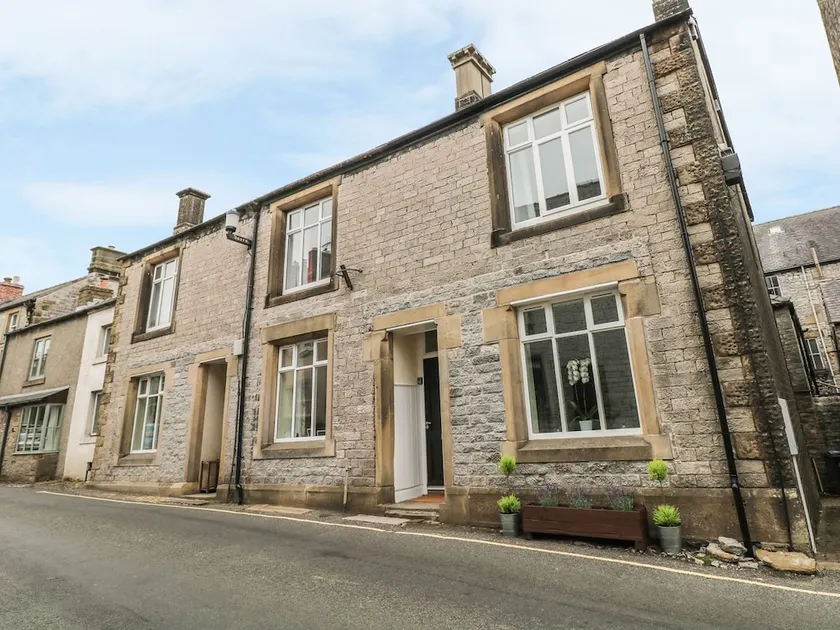 Amber House, Buxton - Image 1