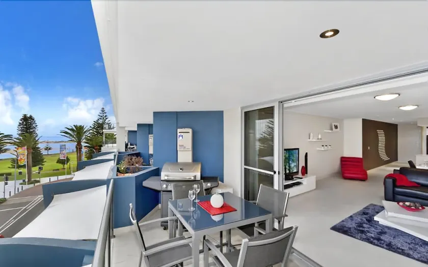 Coast Apartment 21 - Image 1