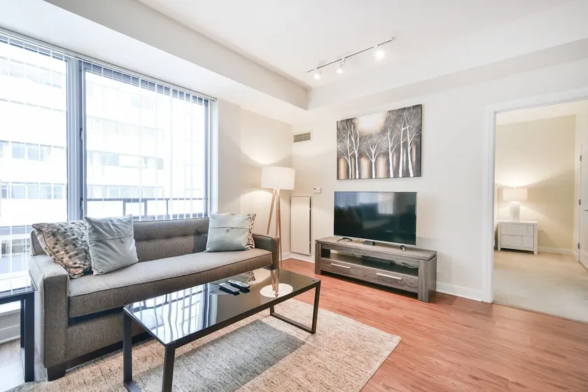 Global Luxury Suites at West End - Image 1