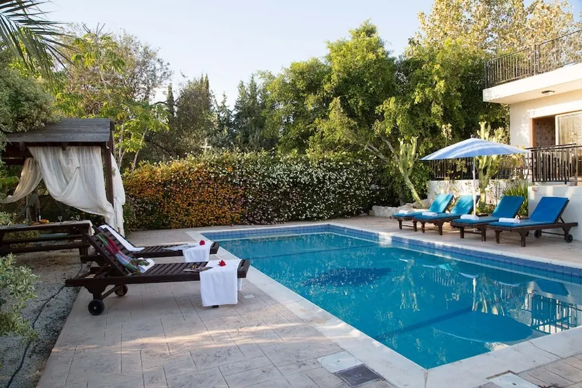 Coral Bay Sunkiss Villa - Image 1