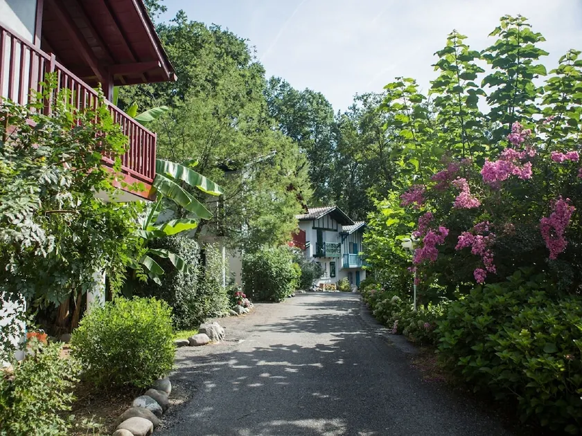 Colorful holiday home in Basque style in a green environment - Image 1