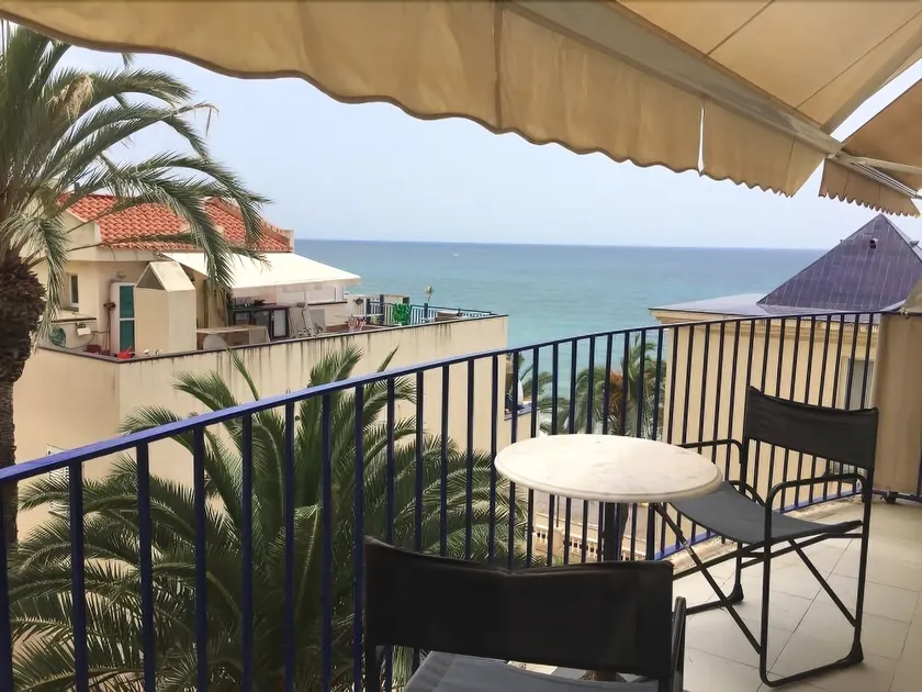 Apartamento La Marina - Image 1