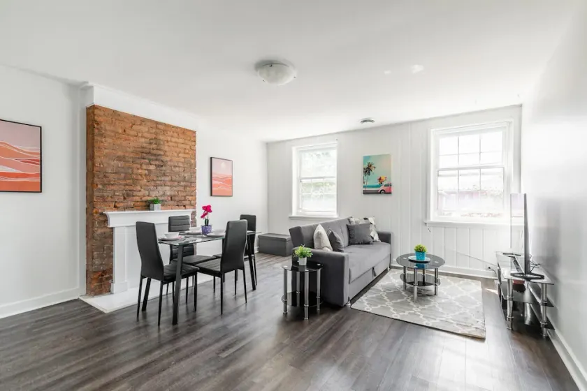 2BR Apt With Netflix - Close to Parks Shopping - Image 1