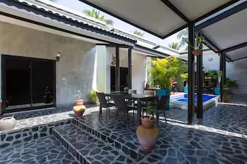 The Beach House Bungalows - Image 1