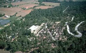 Camping Les Bois De Mont-Redon - Image 1