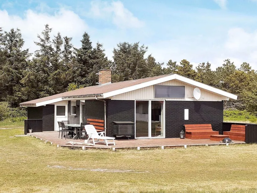 Lavish Holiday Home in Ringkøbing With Sauna - Image 1