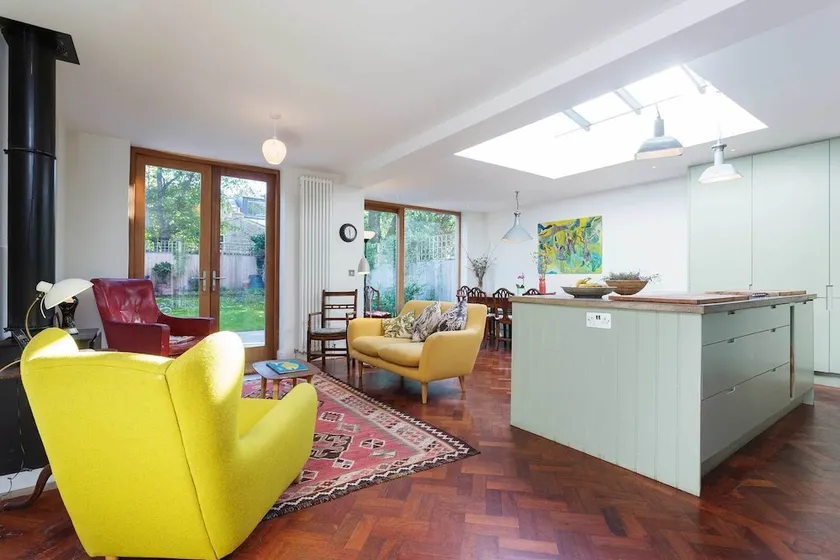 East London Elegance - Image 1