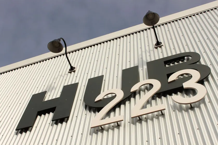 Hub 223 - Image 1