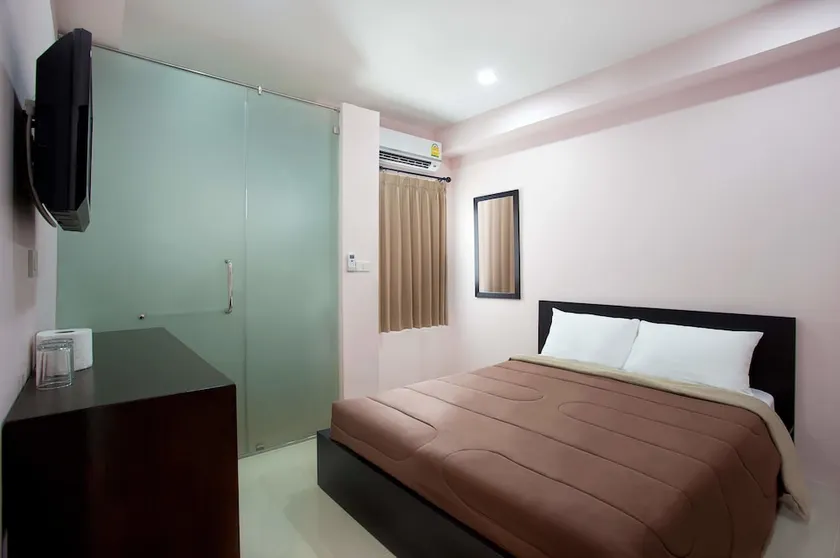A and A Guesthouse - Image 1